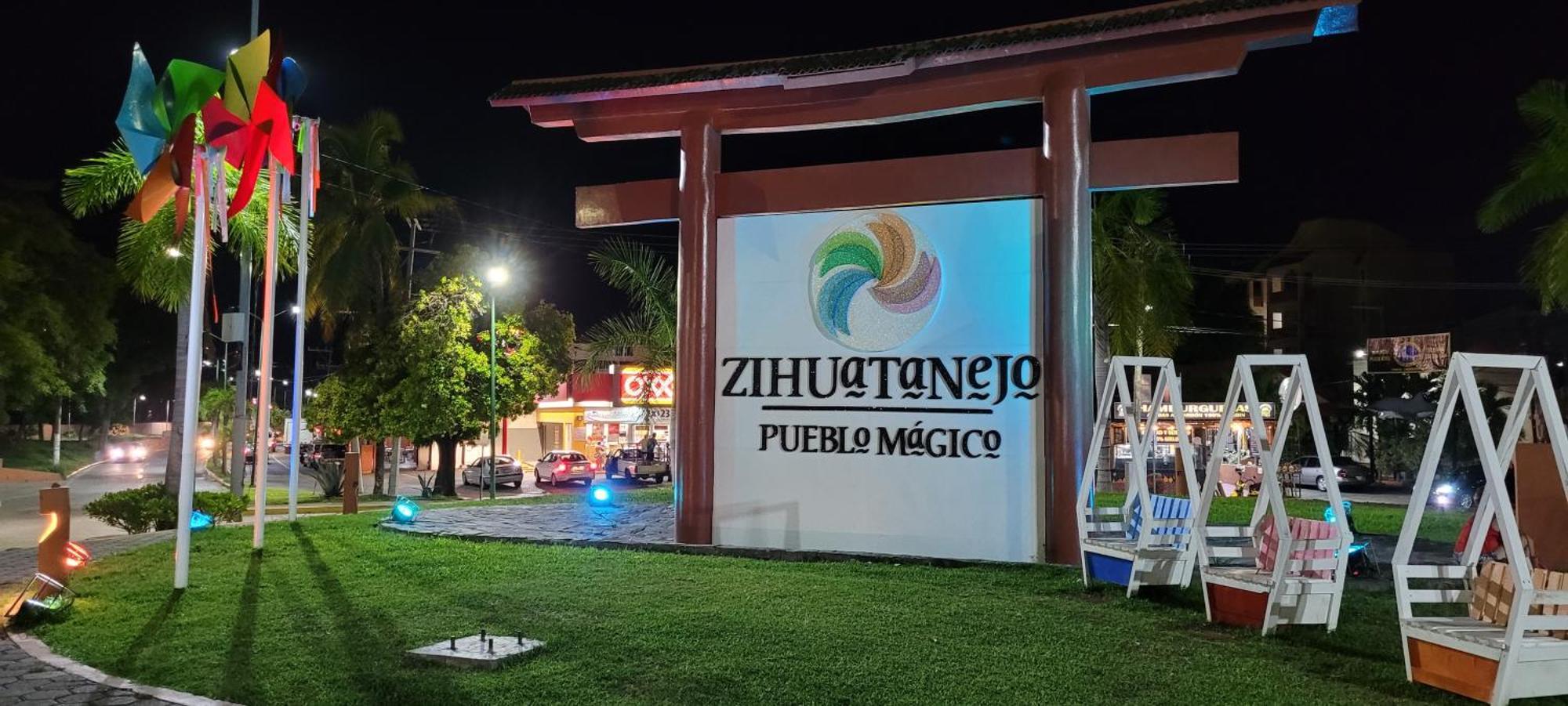 Hotel Victoria Zihuatanejo Exterior photo
