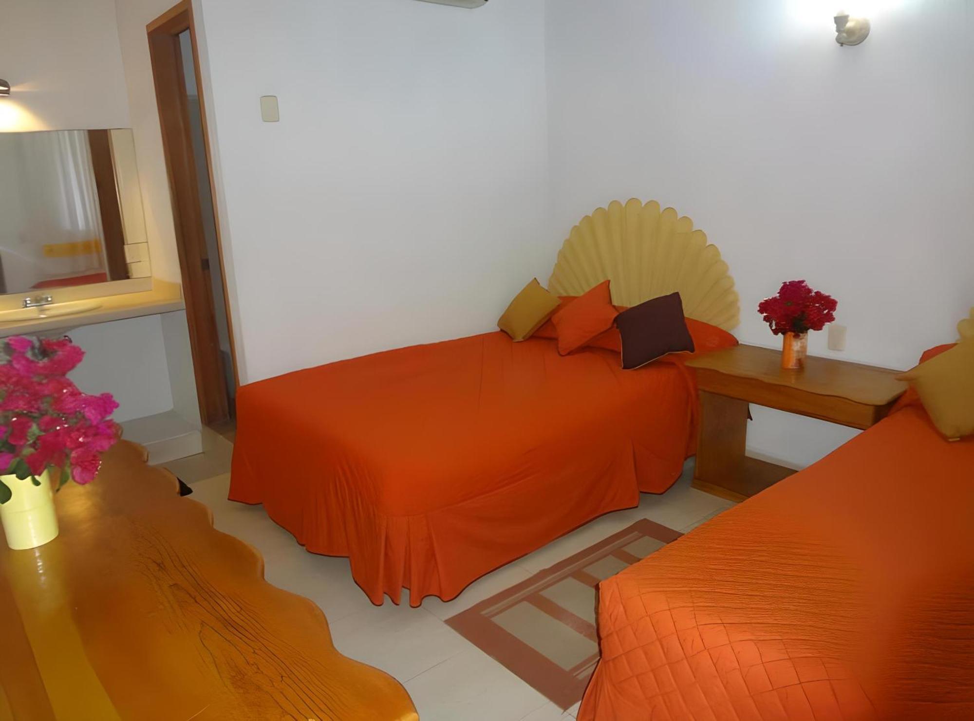 Hotel Victoria Zihuatanejo Exterior photo