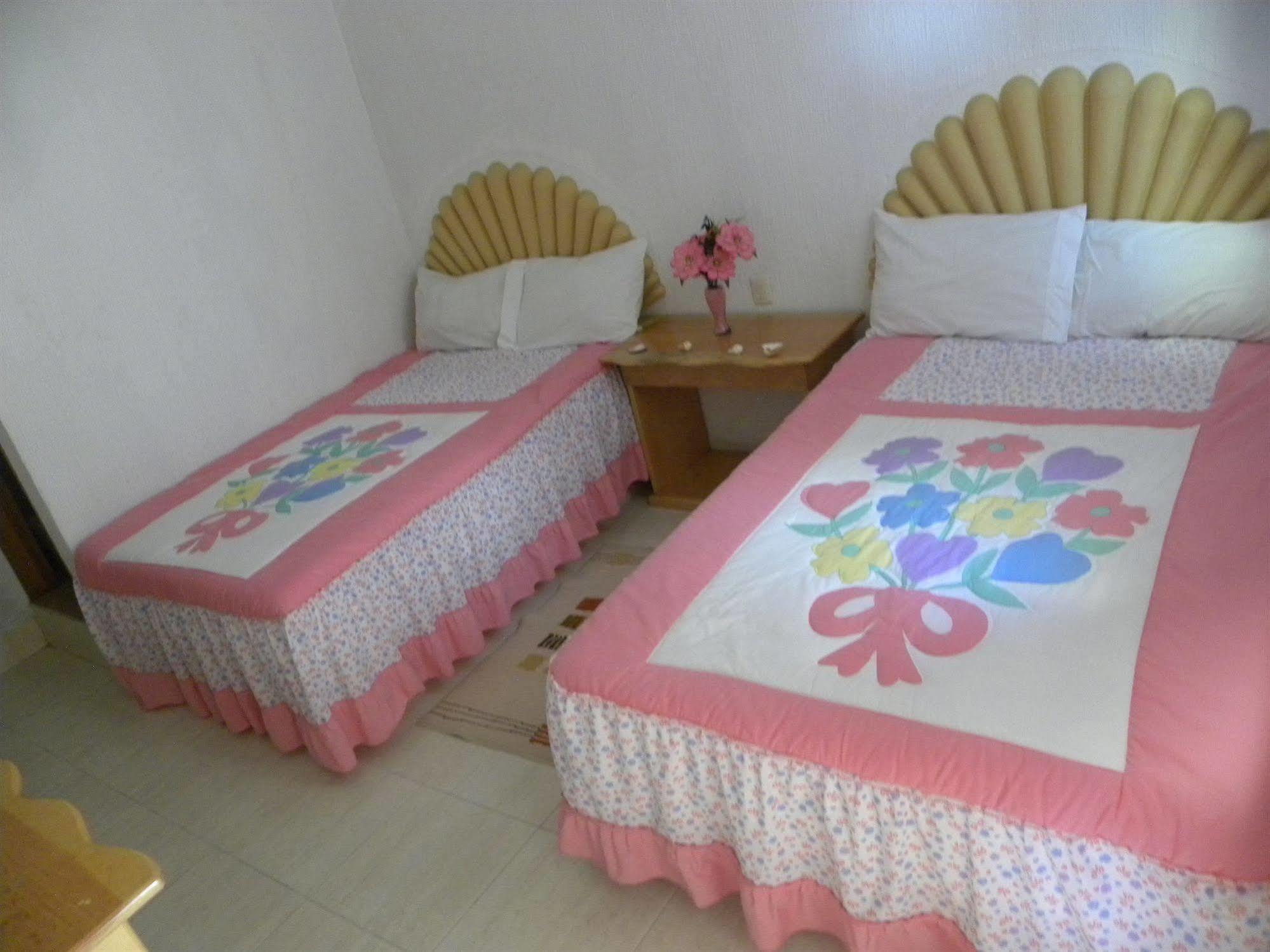 Hotel Victoria Zihuatanejo Exterior photo